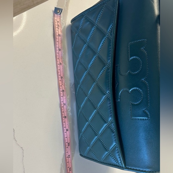 Like new, Tory Burch Savannah top handle / shoulder strap emerald green leather - Picture 7 of 8